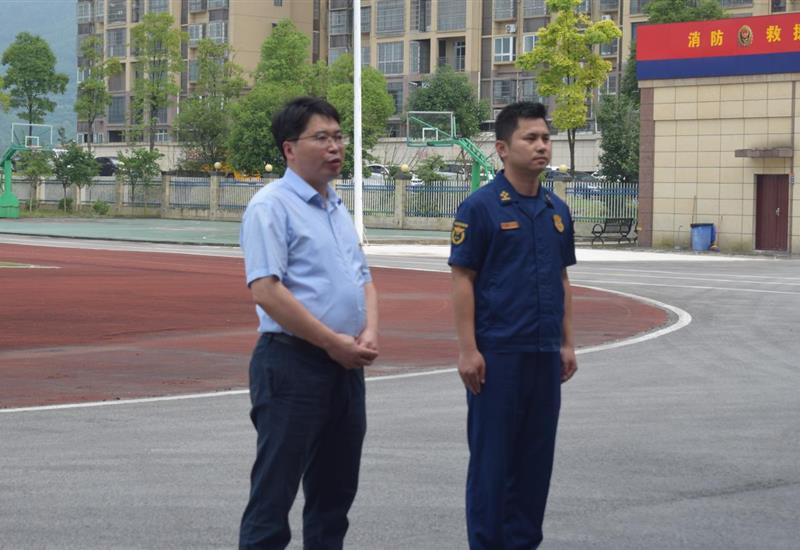 对峙党建引领 筑牢消防“红色樊篱” 海晶石油发展“我是消防员”党建活动 (2)_800-550